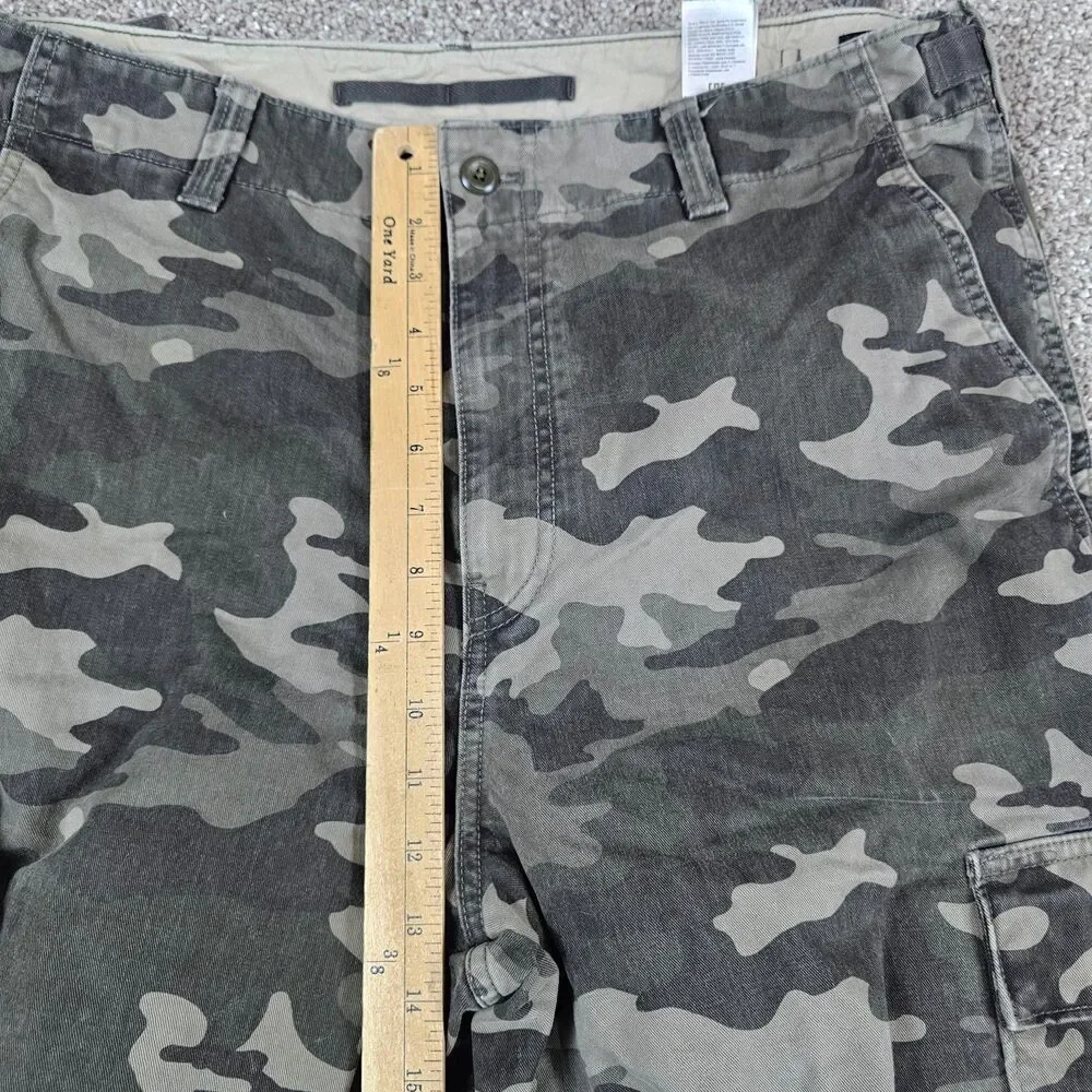 Banana Republic Cargo Pants Mens 36x32 Green Woodland Camo Military Utility M81